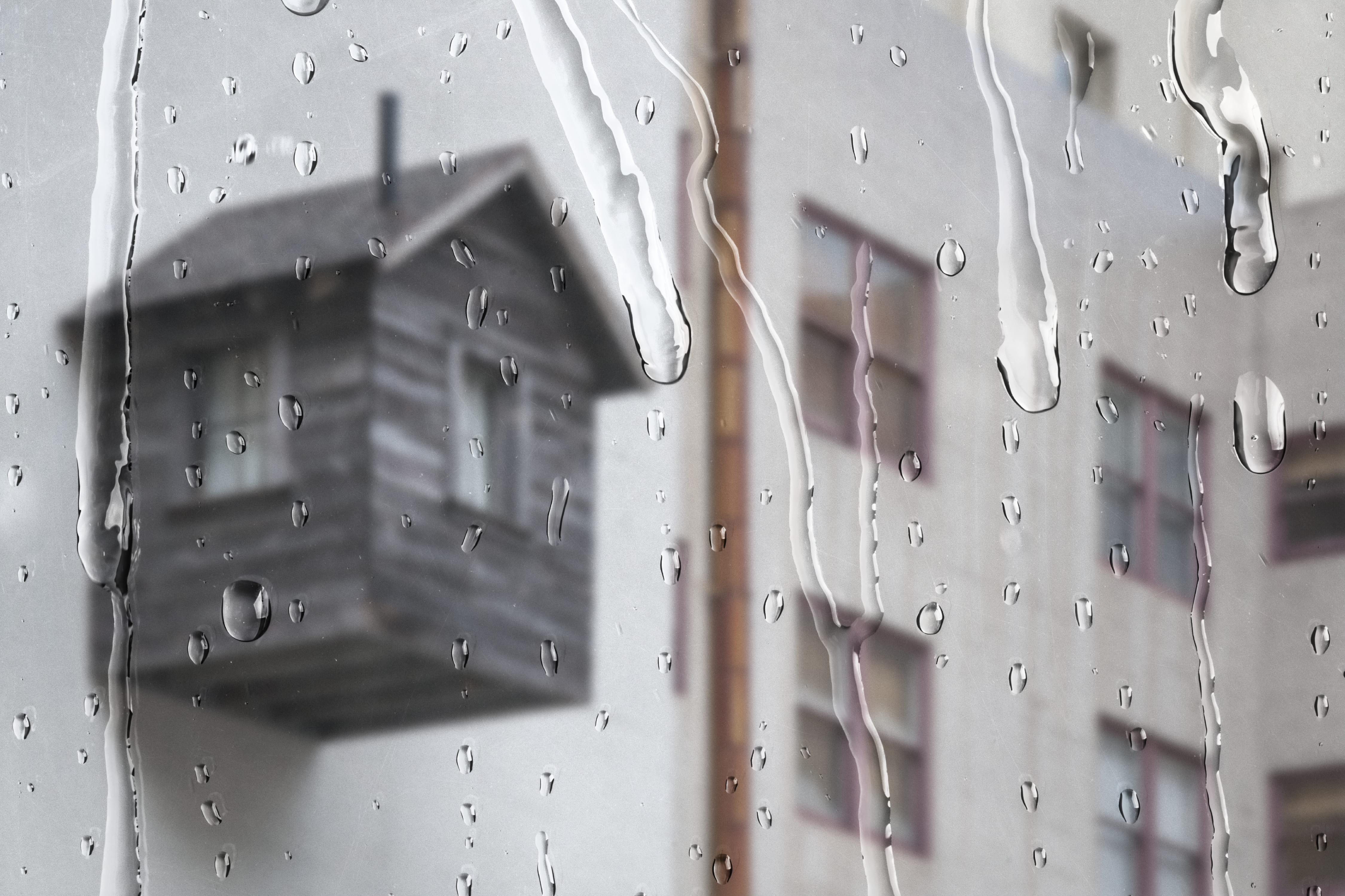 10 Tips Merawat Rumah Agar Tetap Aman Saat Musim Hujan